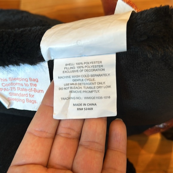 Penguin Sleeping bag soft velvet fabric with side zip for kids. - Picture 12 of 13